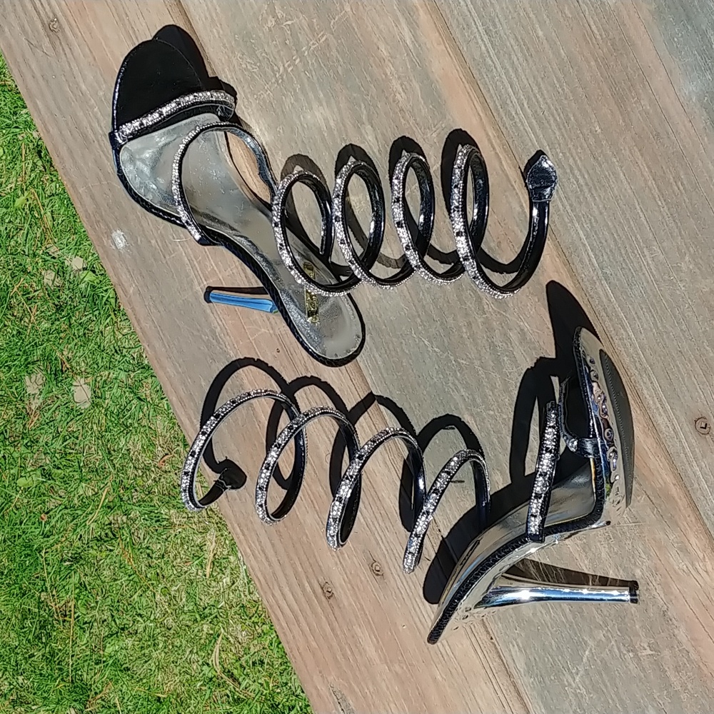 *NEW* Sexy spiral rhinestone heels